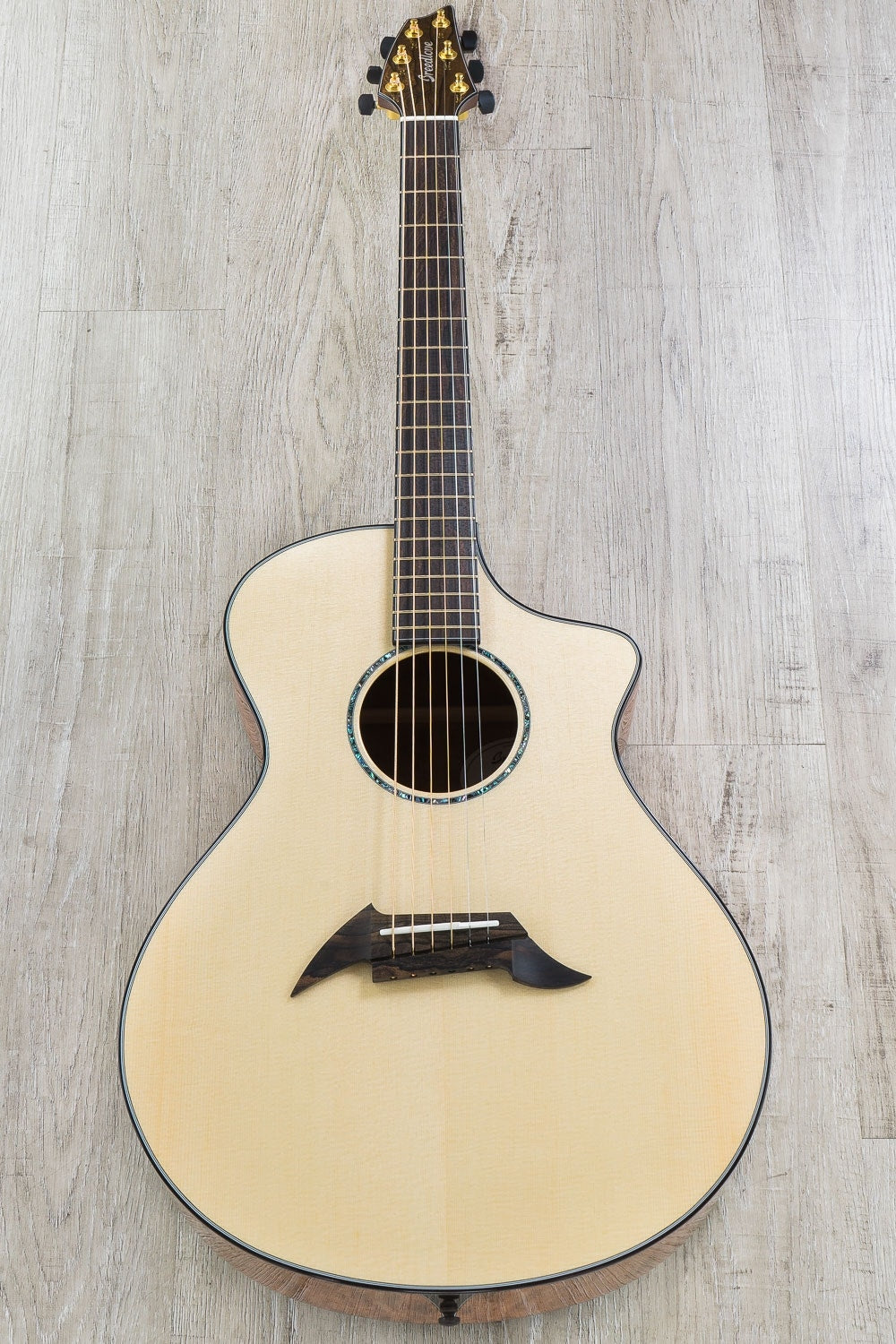 Breedlove Custom Concert C Acoustic Guitar, Sitka Spruce - Bubinga, Hard Case