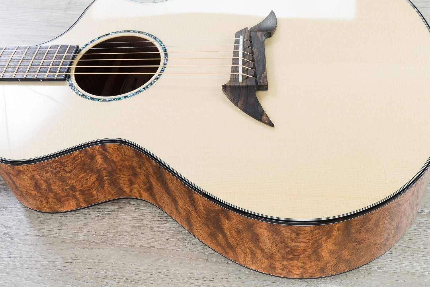 Breedlove Custom Concert C Acoustic Guitar, Sitka Spruce - Bubinga, Hard Case
