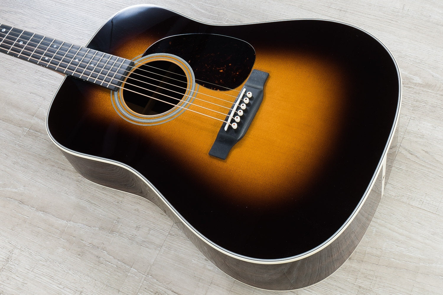Martin D-28 6-String Acoustic Guitar, Ebony Fingerboard, Hard Case - Sunburst