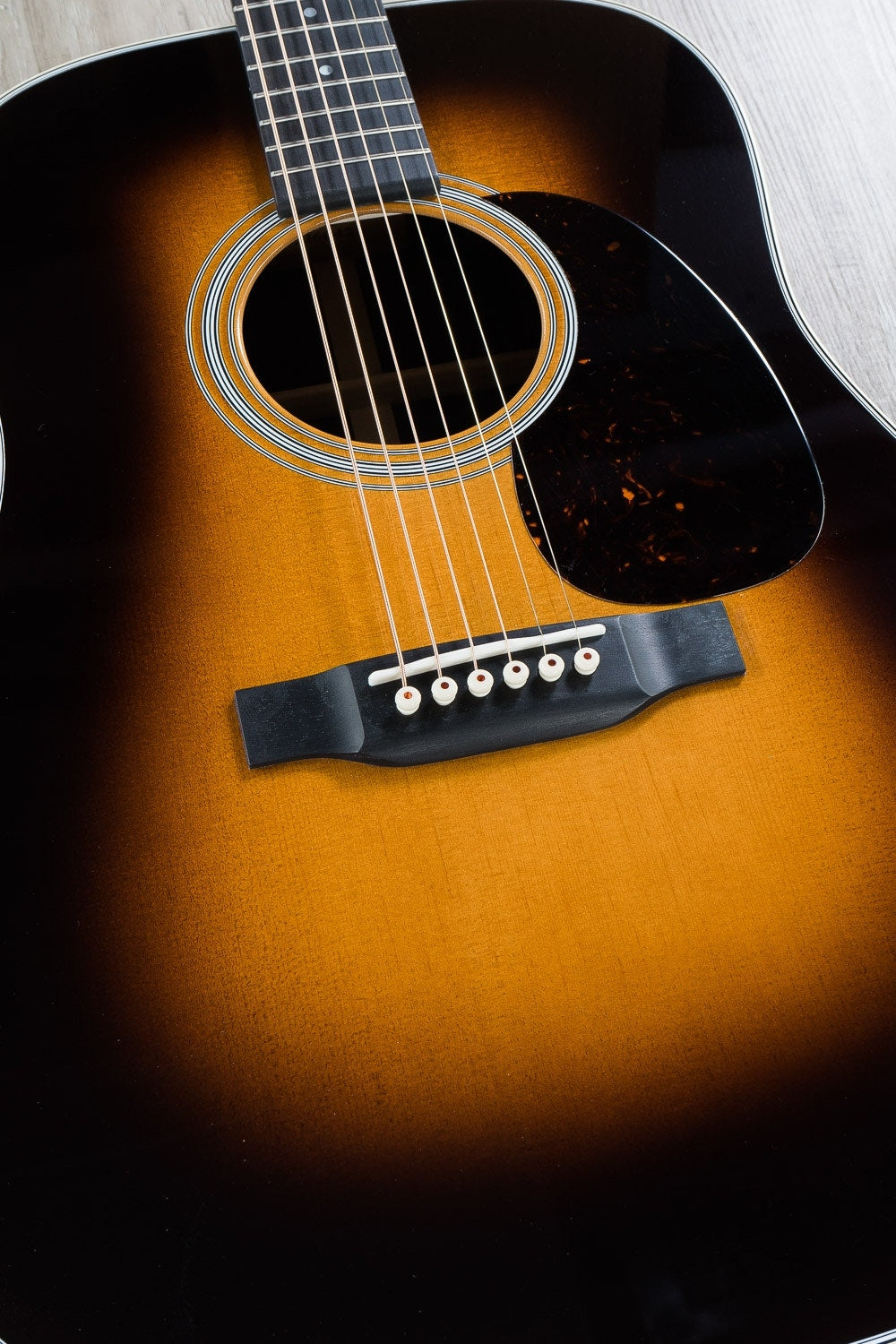 Martin D-28 6-String Acoustic Guitar, Ebony Fingerboard, Hard Case - Sunburst