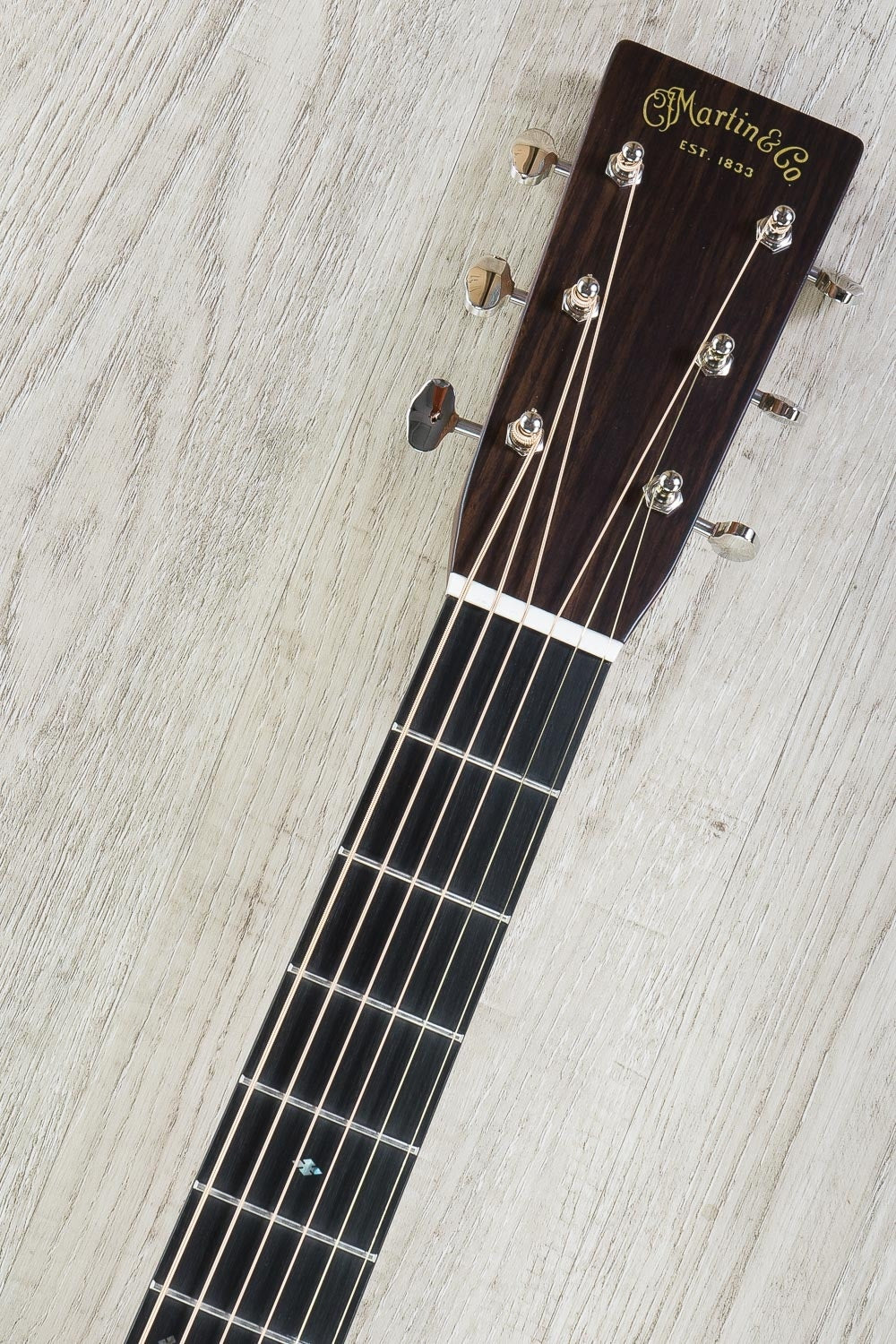Martin 000-28 Standard Series 6-String Acoustic Guitar, Ebony Fingerboard, Hard Case - Ambertone Finish