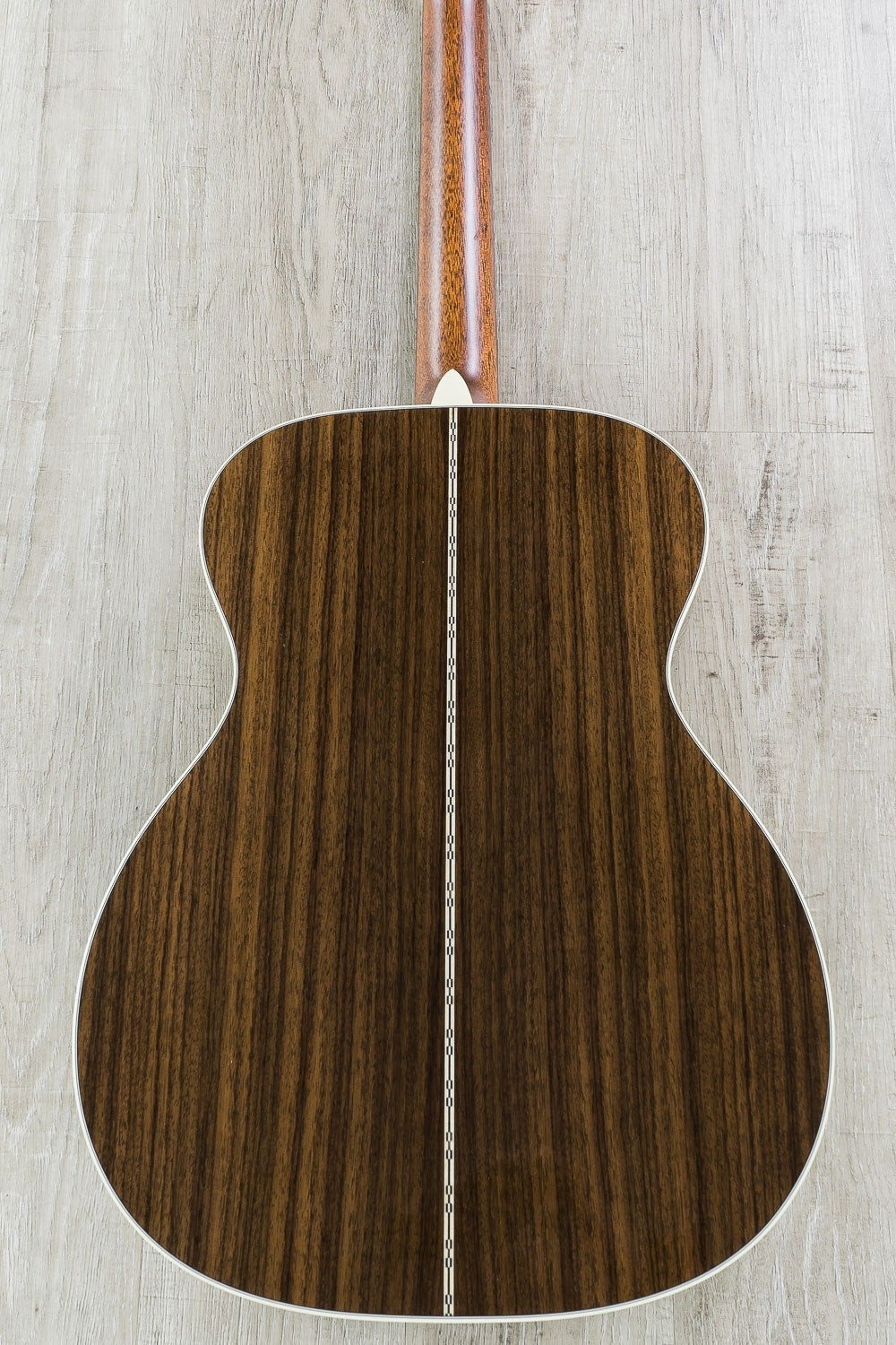 Martin 000-28 Standard Series 6-String Acoustic Guitar, Ebony Fingerboard, Hard Case - Ambertone Finish