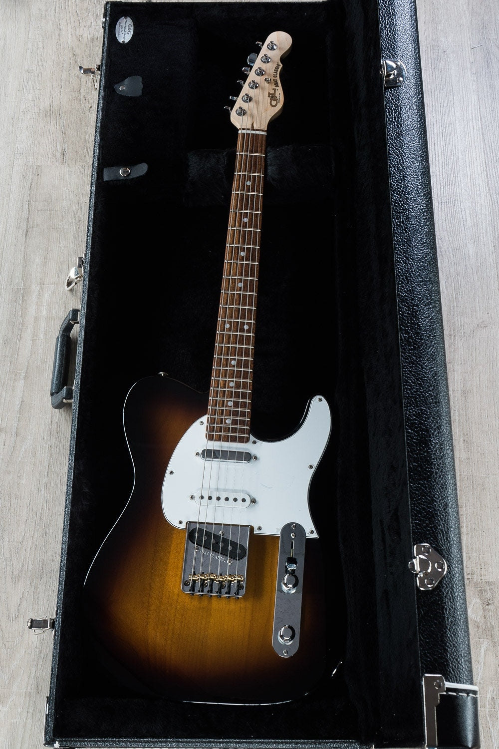 G&L ASAT Classic S Alnico Electric Guitar, Chechen Fingerboard, Hard Case - Tobacco Sunburst
