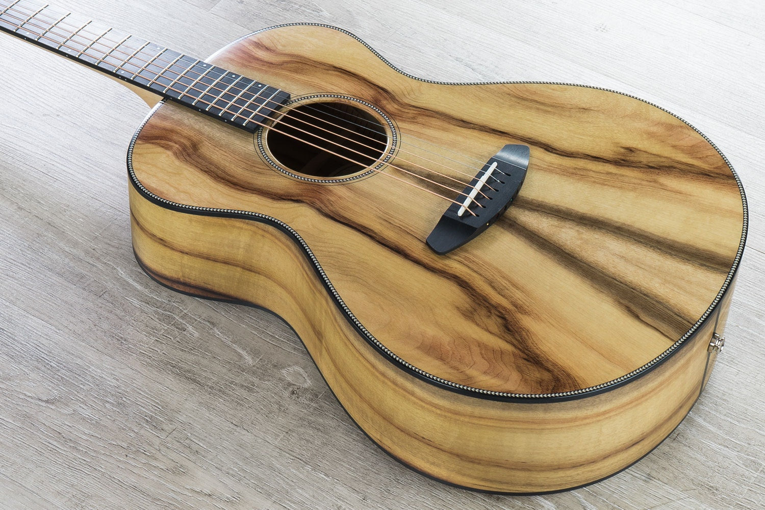 Breedlove Oregon Concert E Myrtlewood 6-String Acoustic-Electric Guitar with Hard Case