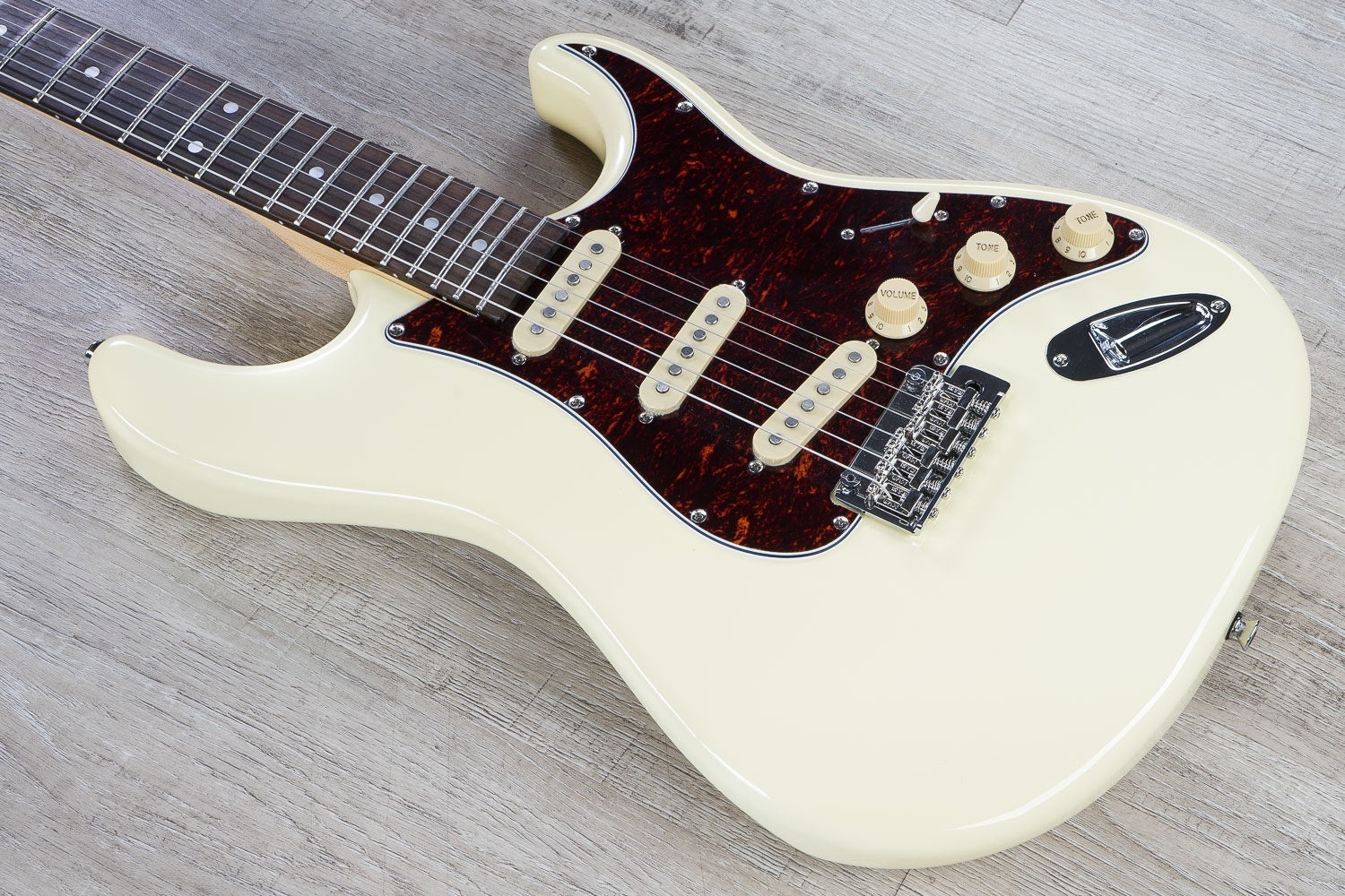 Tagima T-635 Classic Series Strat Style Electric Guitar, Rosewood Fingerboard - Vintage White with Tortoise