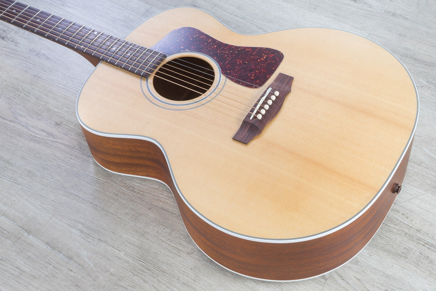 Guild F-40E Acoustic-Electric Guitar, Spruce Top, Mahogany Back and Sides, Hard Case - Natural