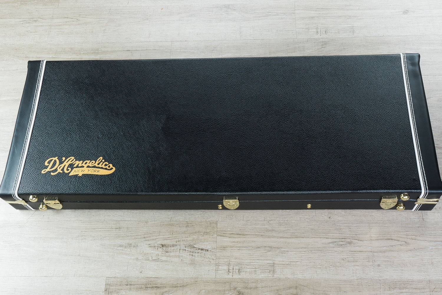 D'Angelico Deluxe Atlantic Solidbody Electric Guitar, Hard Case - Black