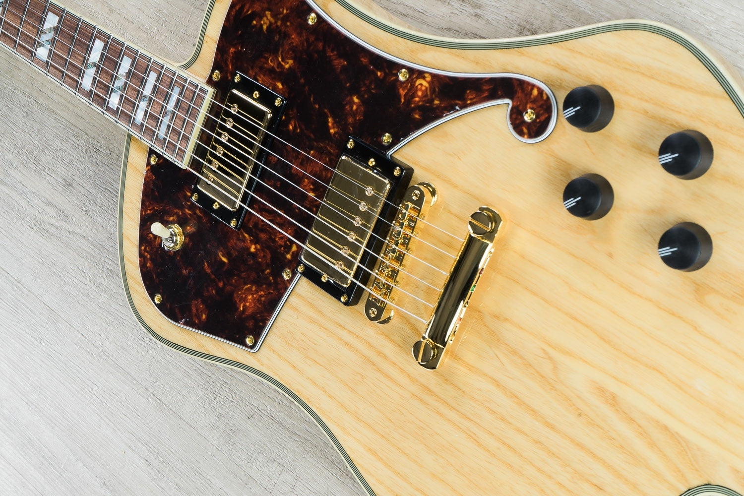 D'Angelico Deluxe Ludlow Solidbody Electric Guitar, Hard Case - Natural Swamp Ash