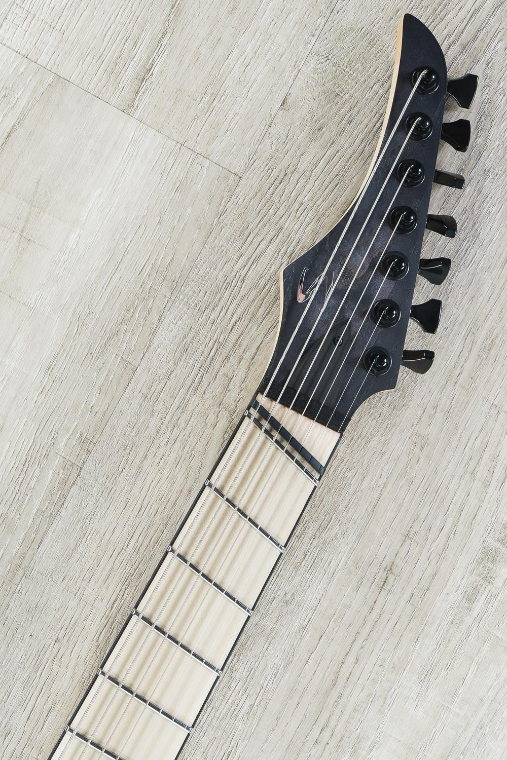 Skervesen Swan 7 FF 7-String Electric Guitar, Fanned Fret, Maple Fretboard, Hard Case - Black