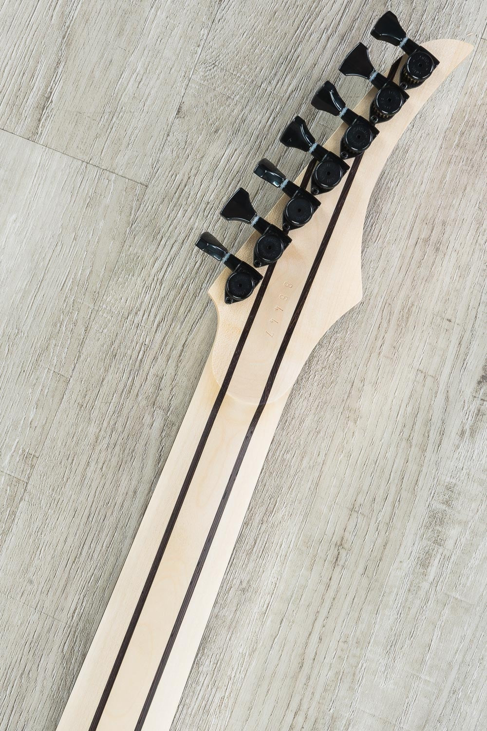 Skervesen Swan 7 FF 7-String Electric Guitar, Fanned Fret, Maple Fretboard, Hard Case - Black