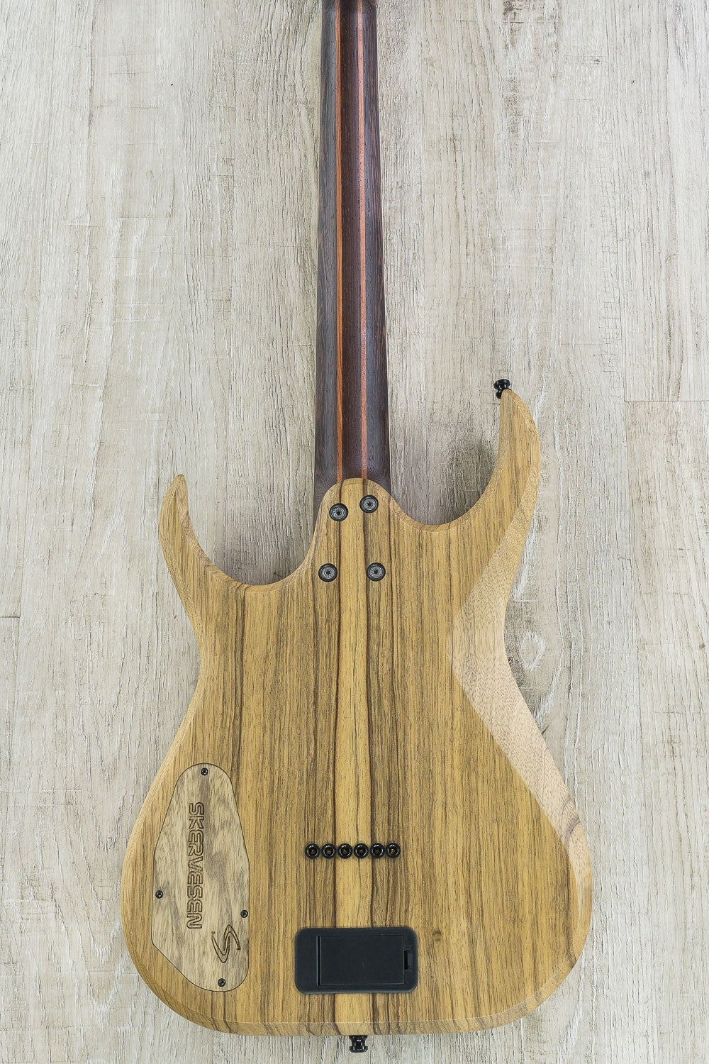Skervesen Raptor 6 Electric Guitar, Figured Walnut Top, Black Limba Body, Hard Case - Natural