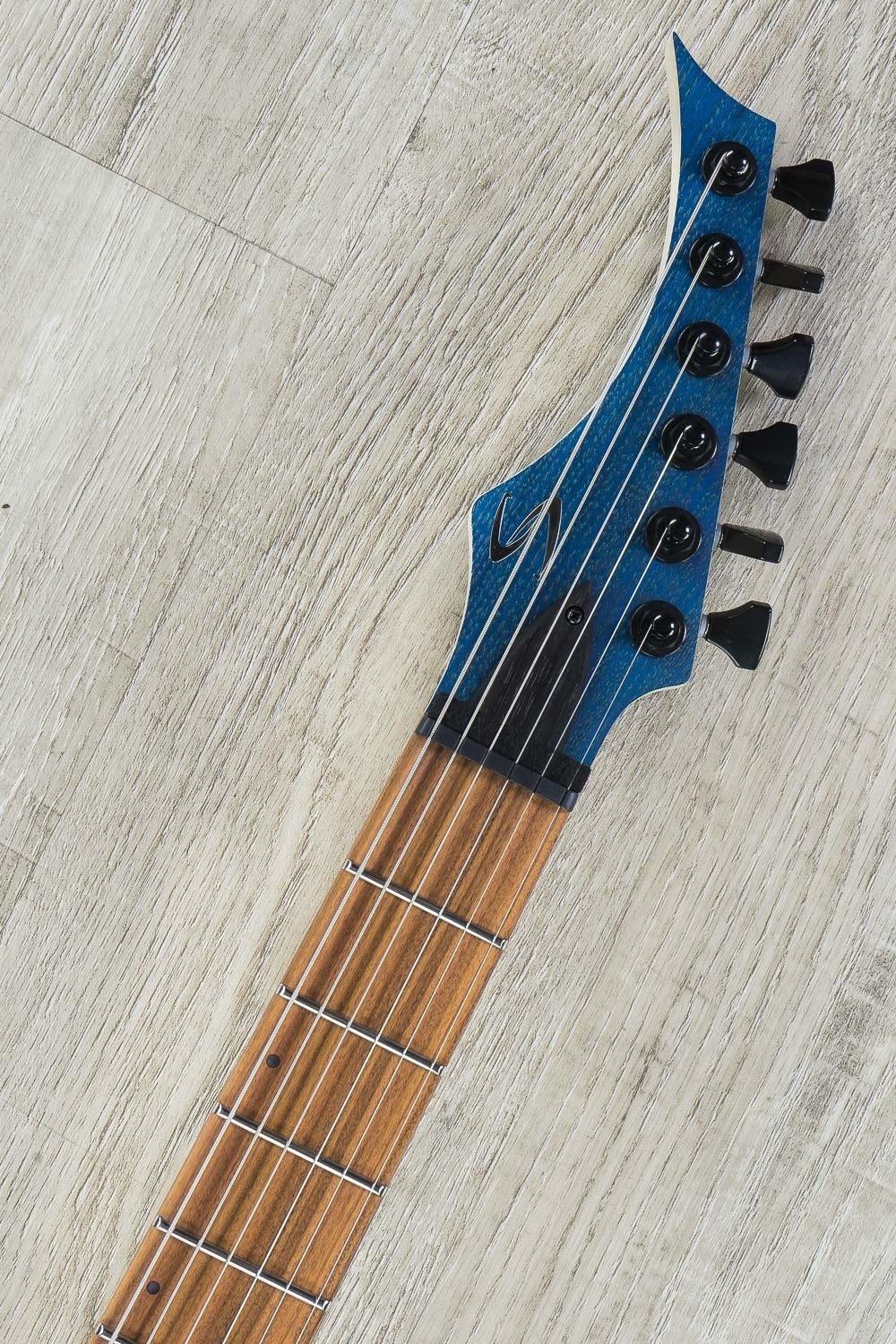 Skervesen Mirage 6 Electric Guitar, Rosewood Santos Fretboard, Hard Case - Blue