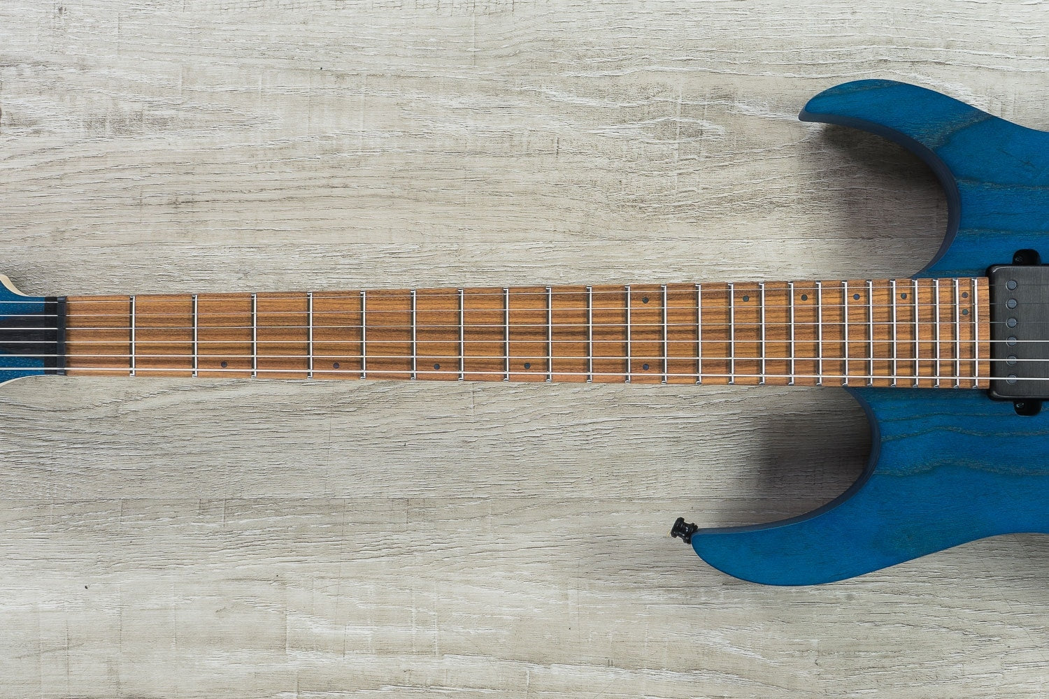 Skervesen Mirage 6 Electric Guitar, Rosewood Santos Fretboard, Hard Case - Blue