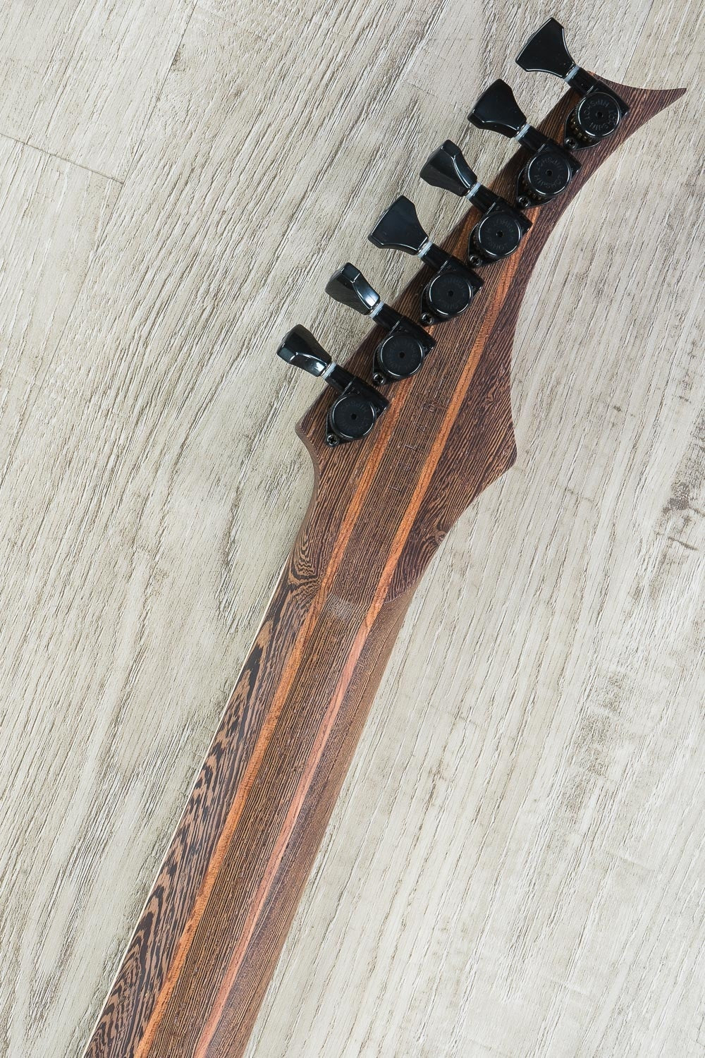 Skervesen Raptor 6 Electric Guitar, Figured Walnut Top, Khaya Mahogany Body, Hard Case - Natural