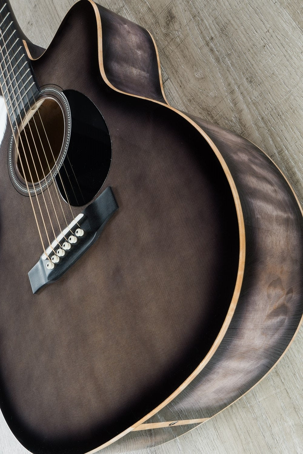 Martin Custom Shop Limited Edition Acoustic Guitar, Quilt Maple Back/Sides, Hard Case - Trans Black Burst