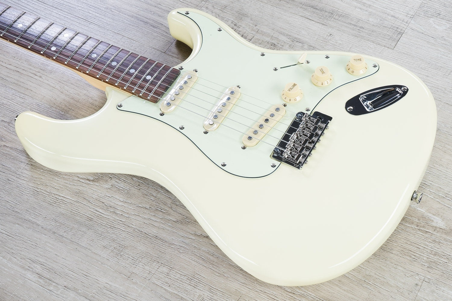Tagima T-635 Classic Series Strat Style Electric Guitar, Rosewood Fretboard - Vintage White with Mintgreen