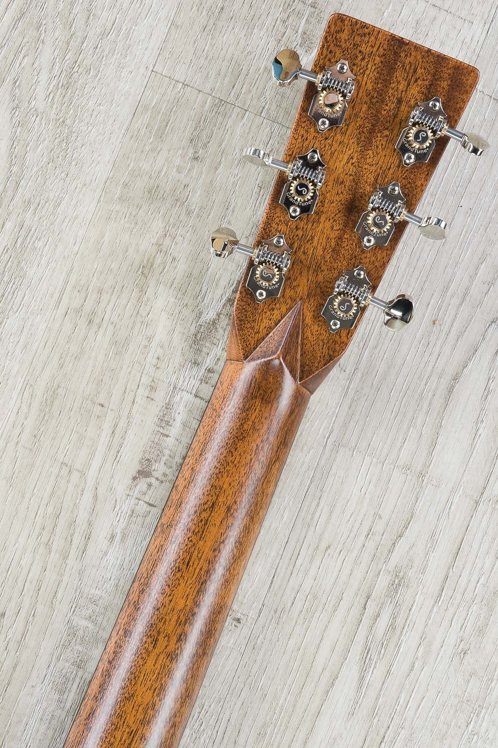 Martin Standard Series Reimagined 00-28 (2018) Acoustic Guitar, Ebony Fretboard, Hard Case