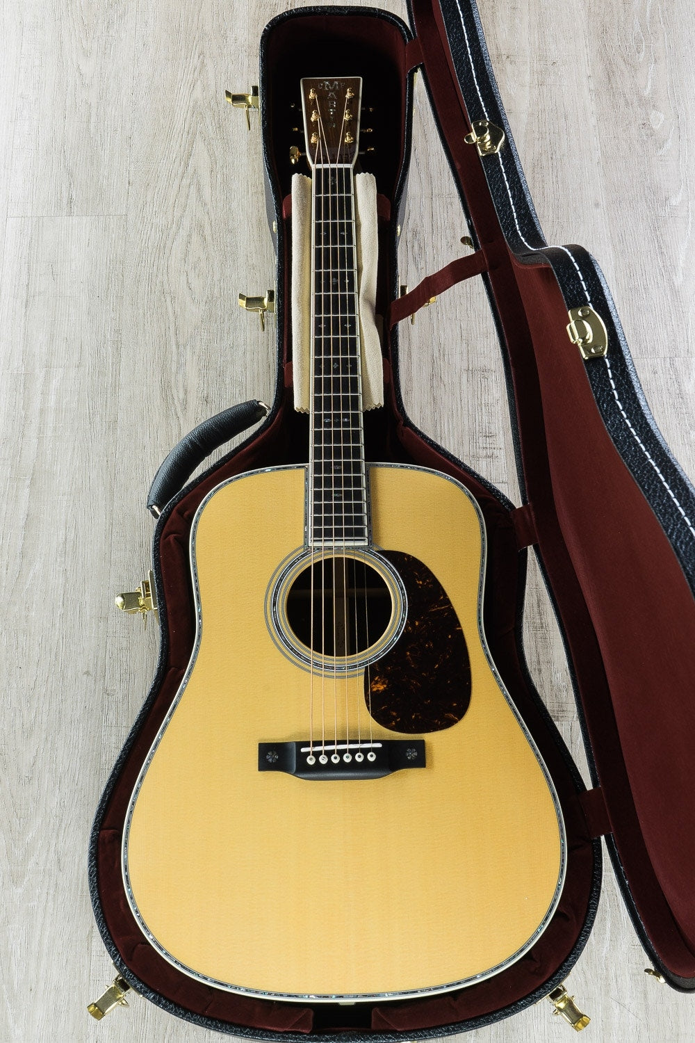 Martin D-42 Standard Series Reimagined 2018 Dreadnought Acoustic Guitar with Hard Case - Natural