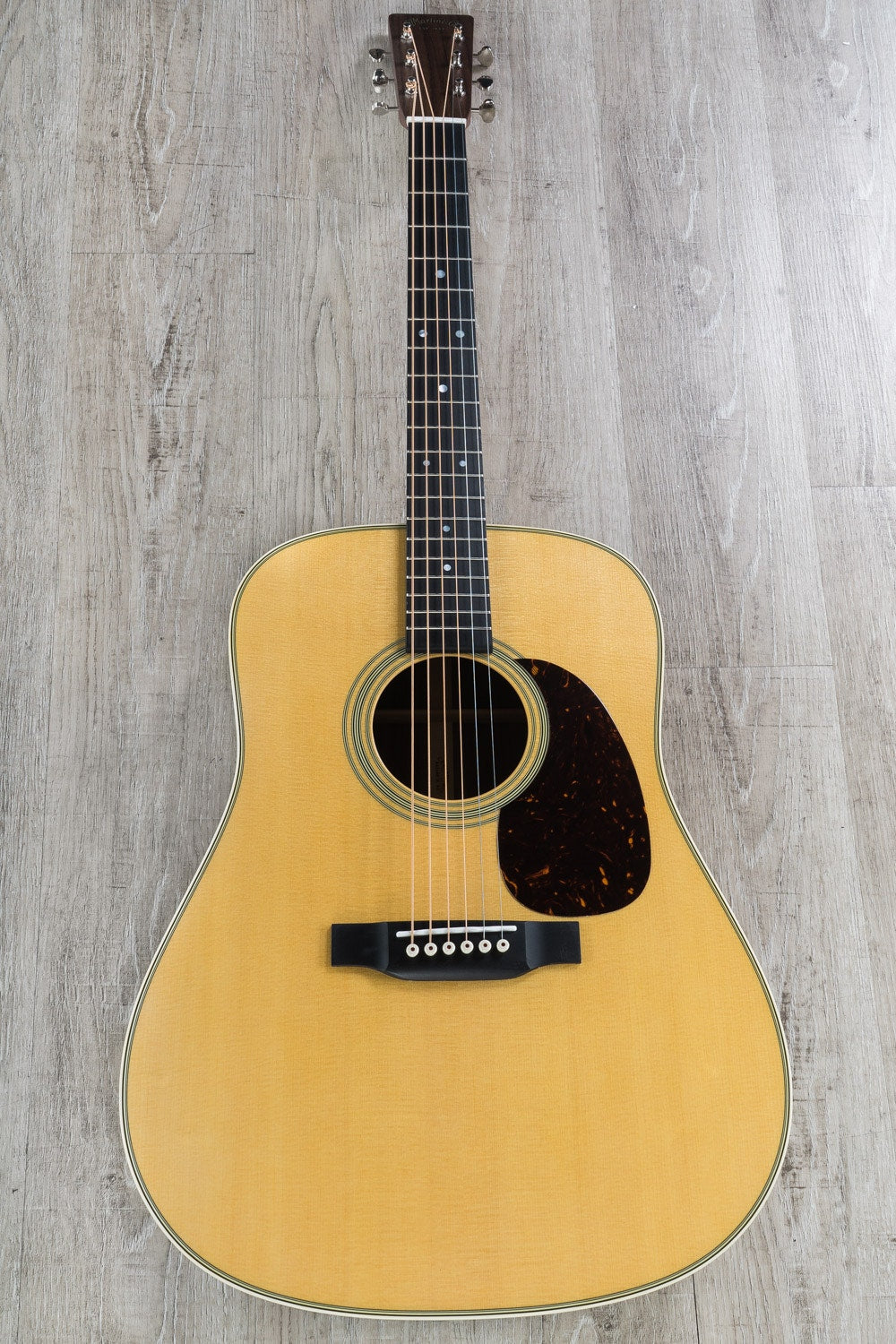 Martin Standard Series D-28 Acoustic Guitar, Spruce Top, Rosewood Back, Ebony Board