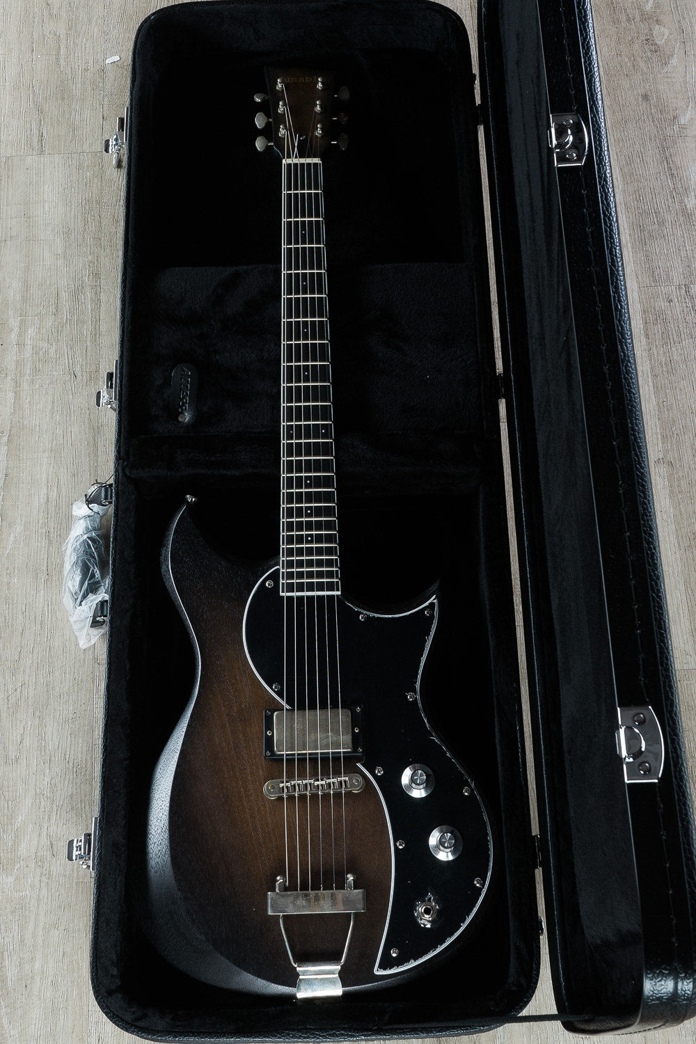 Dunable Cyclops Electric Guitar Mahogany Body Ebony Fretboard Amber Burst Satin