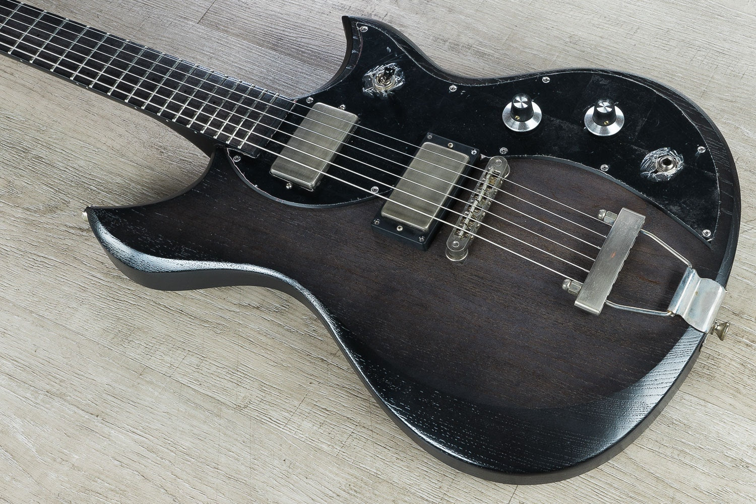 Dunable Cyclops Electric Guitar, Maple Fretboard, Hard Case - Black Burst