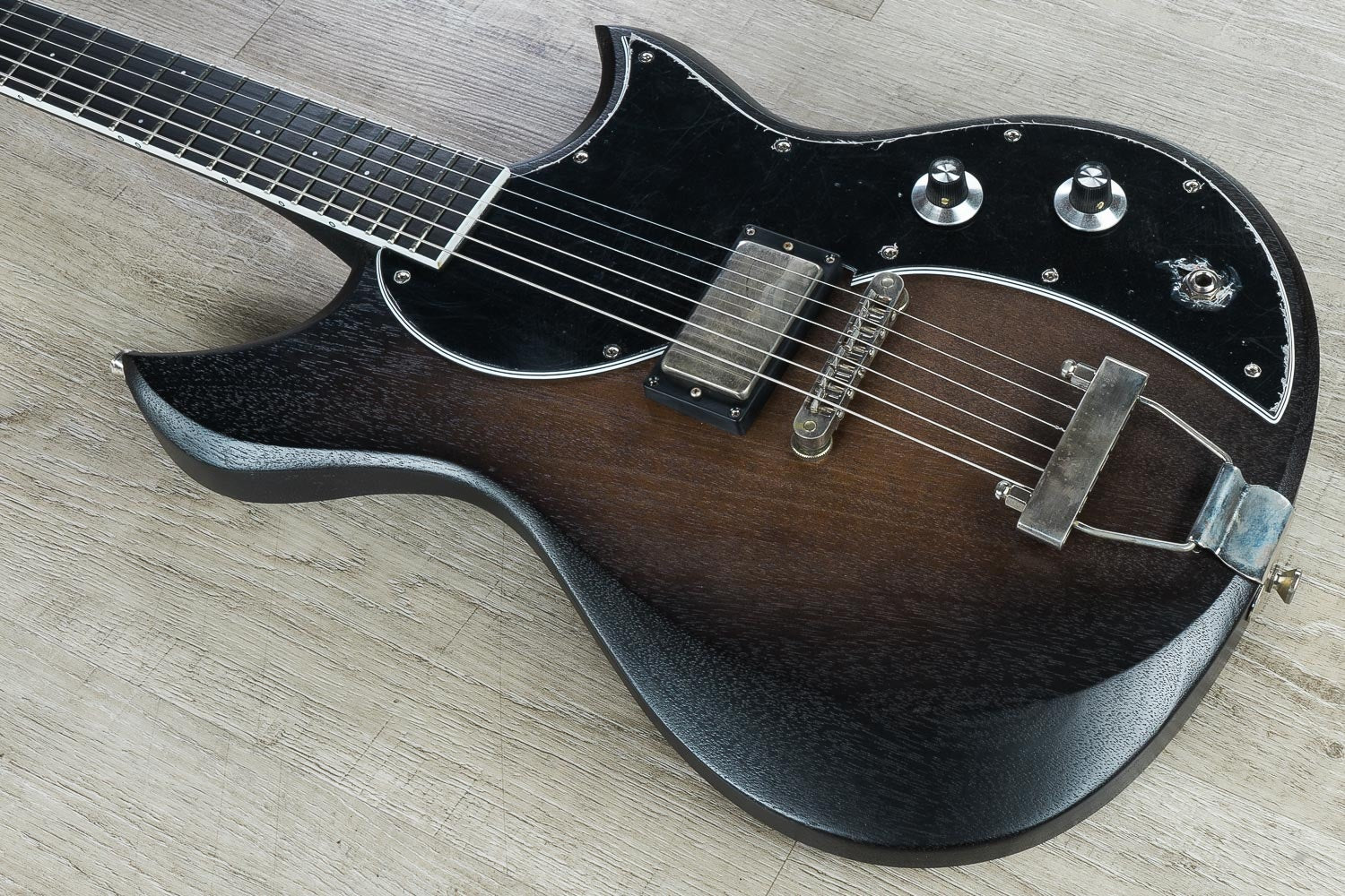 Dunable Cyclops Electric Guitar Mahogany Body Ebony Fretboard Amber Burst Satin