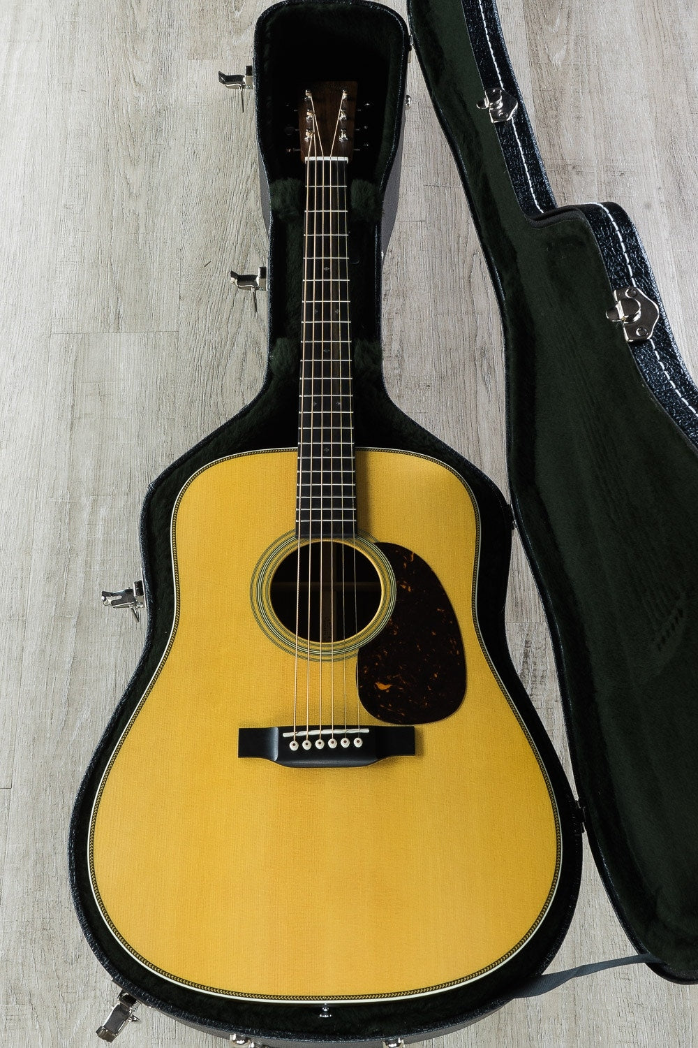 Martin Retro Series HD‑28E Dreadnought Acoustic-Electric Guitar with Case - Natural