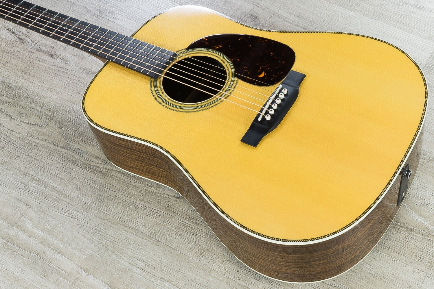 Martin Retro Series HD‑28E Dreadnought Acoustic-Electric Guitar with Case - Natural