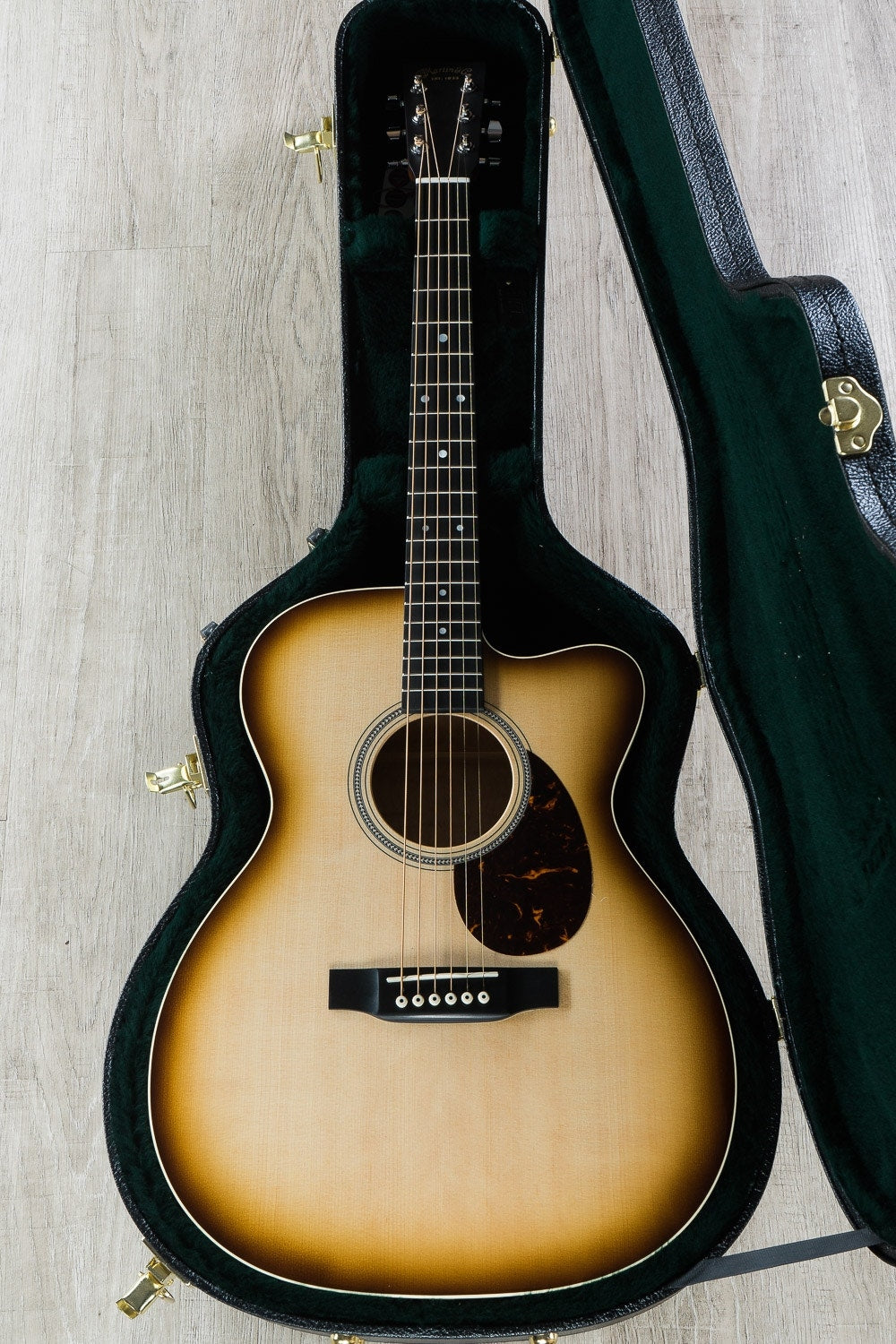 Martin NAMM 2018 Custom Shop 000 Acoustic Guitar, Quilted Maple Back/Sides, Sitka Spruce Top, Hard Case - Trans Walnut Edge Sunburst