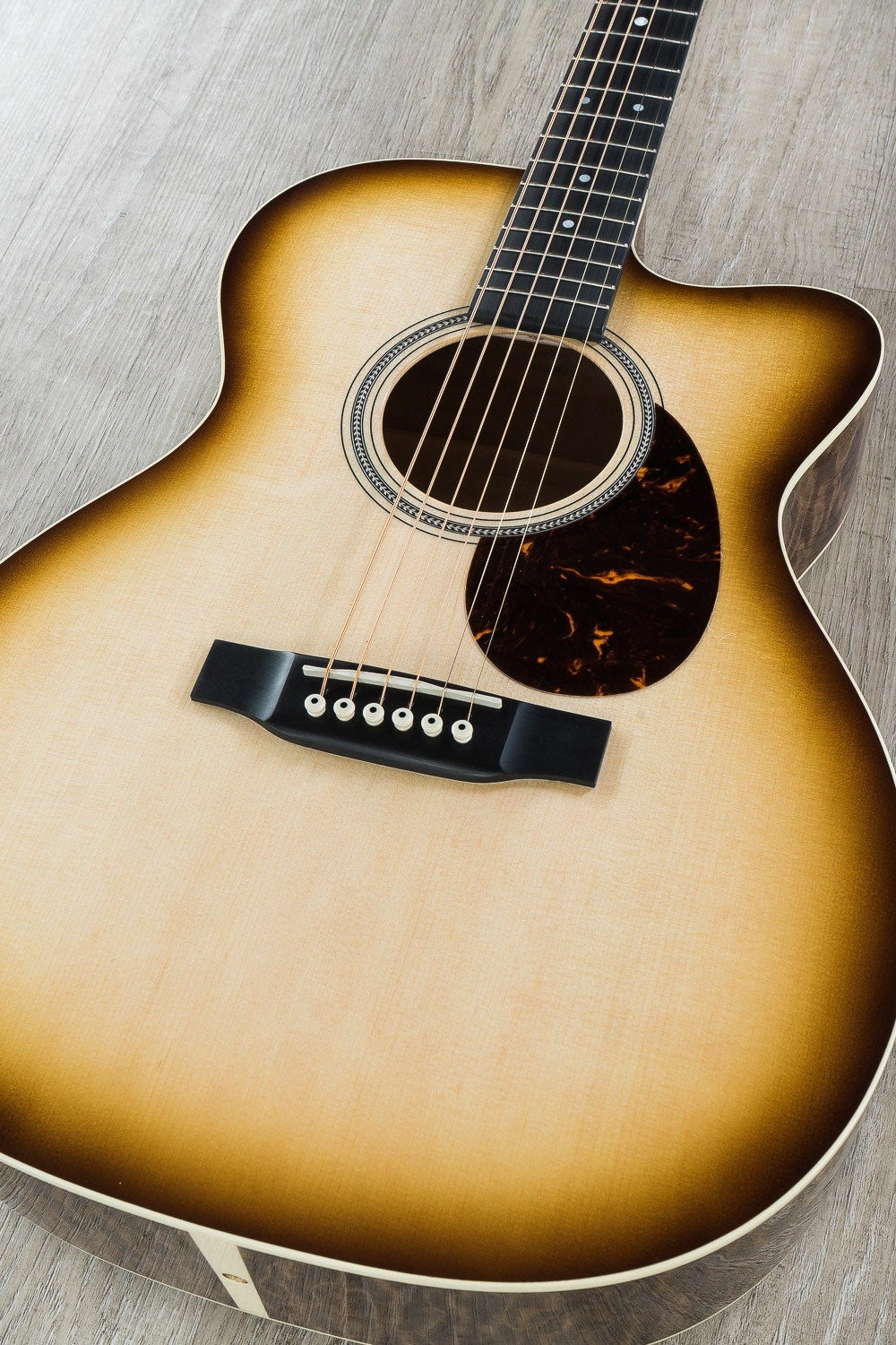 Martin NAMM 2018 Custom Shop 000 Acoustic Guitar, Quilted Maple Back/Sides, Sitka Spruce Top, Hard Case - Trans Walnut Edge Sunburst