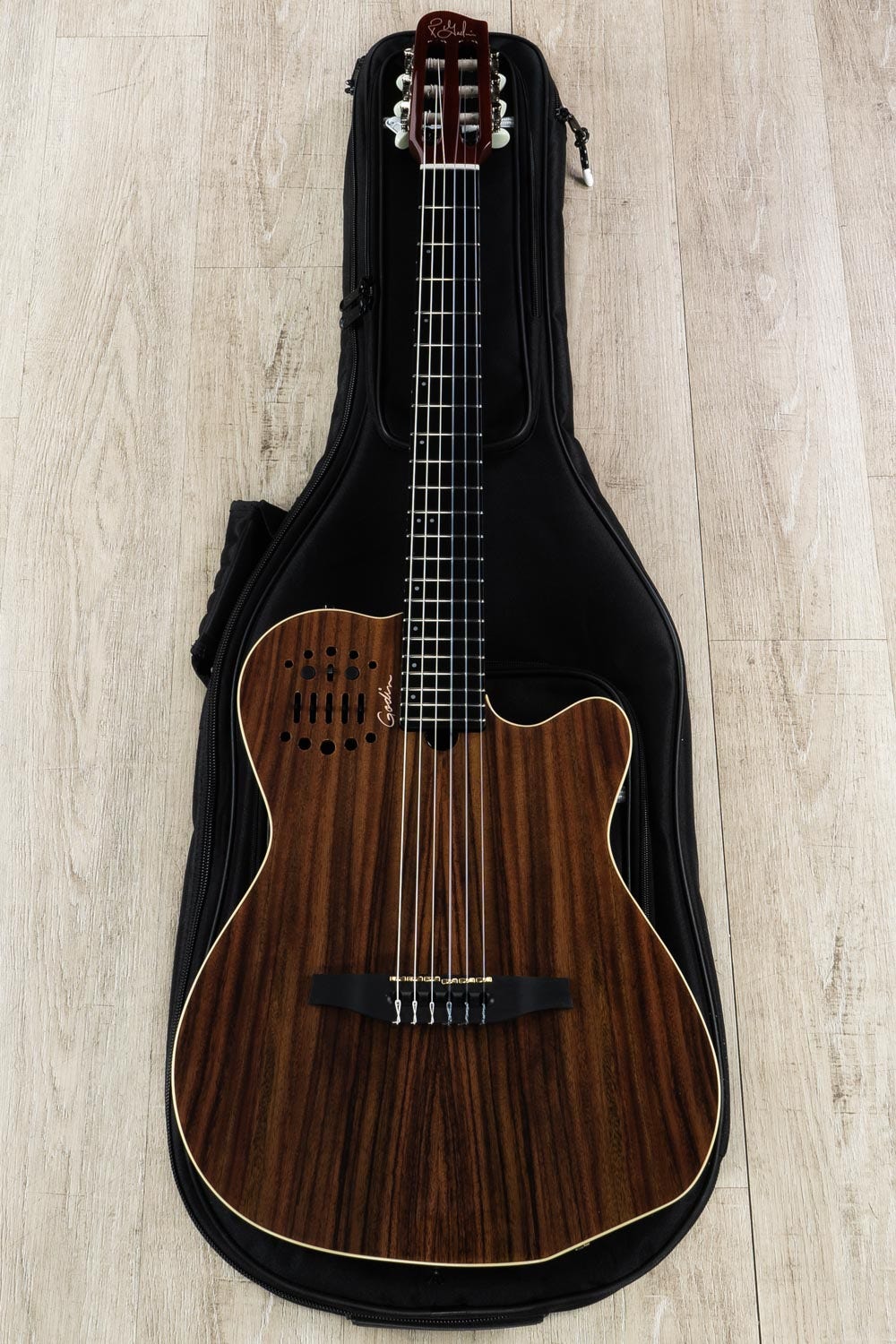Godin 037452 ACS Nylon Synth Access, 2-Voice Acoustic-Electric Guitar with Bag - Rosewood HG (B-STOCK)