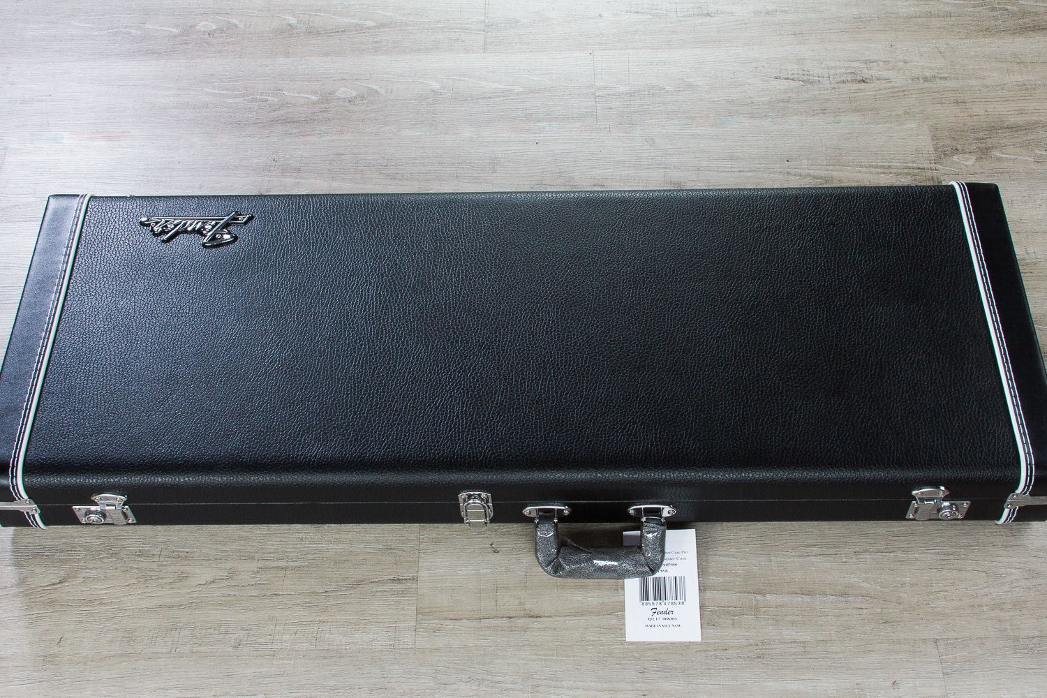Fender American Original '60s Stratocaster Electric Guitar, Rosewood Fingerboard, Hard Case - 3-Color Sunburst (B-Stock)