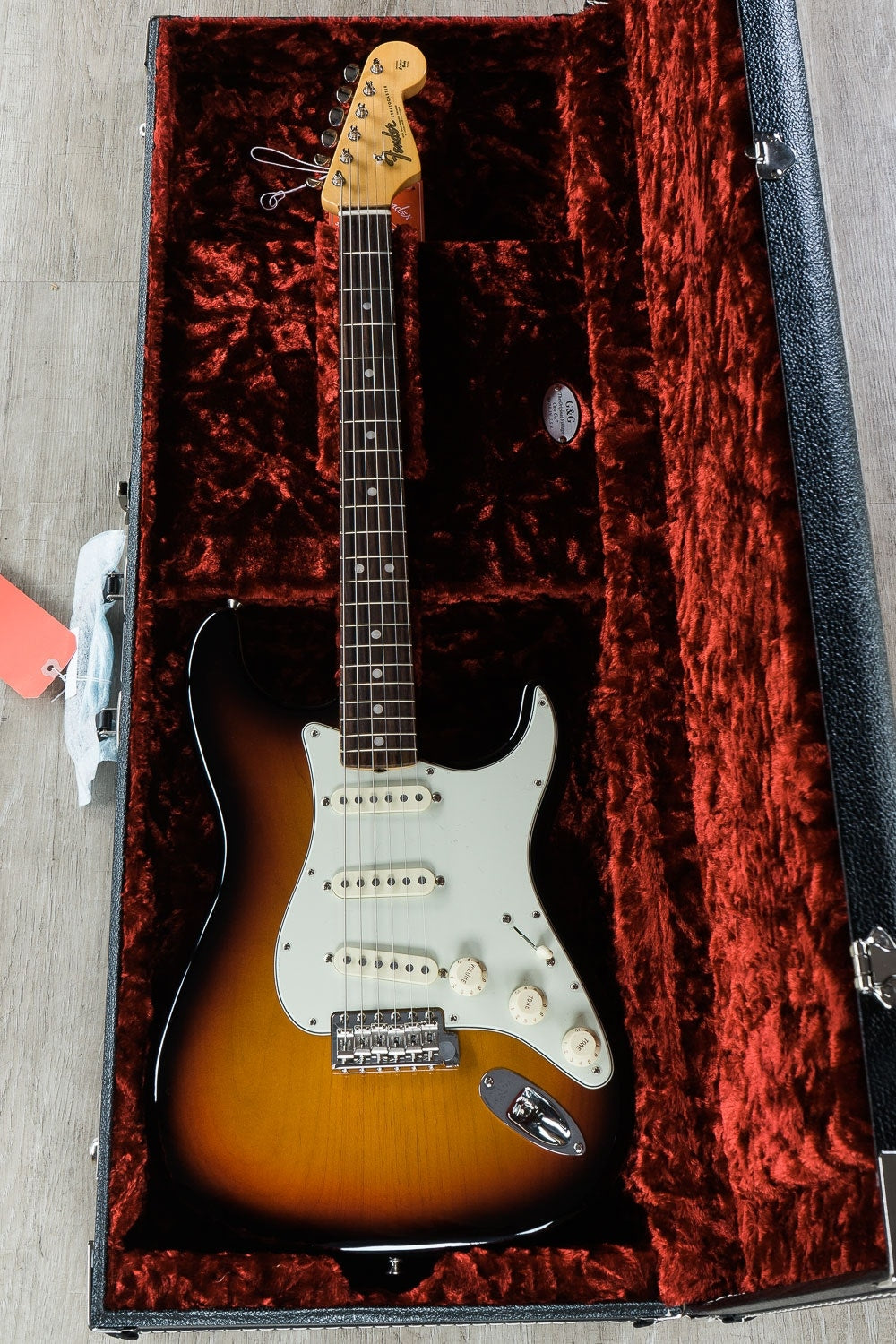 Fender American Original '60s Stratocaster Electric Guitar, Rosewood Fingerboard, Hard Case - 3-Color Sunburst (B-Stock)