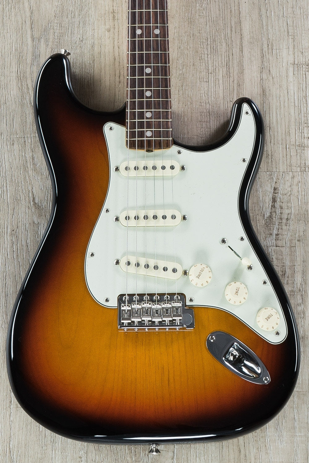Fender American Original '60s Stratocaster Electric Guitar, Rosewood Fingerboard, Hard Case - 3-Color Sunburst (B-Stock)