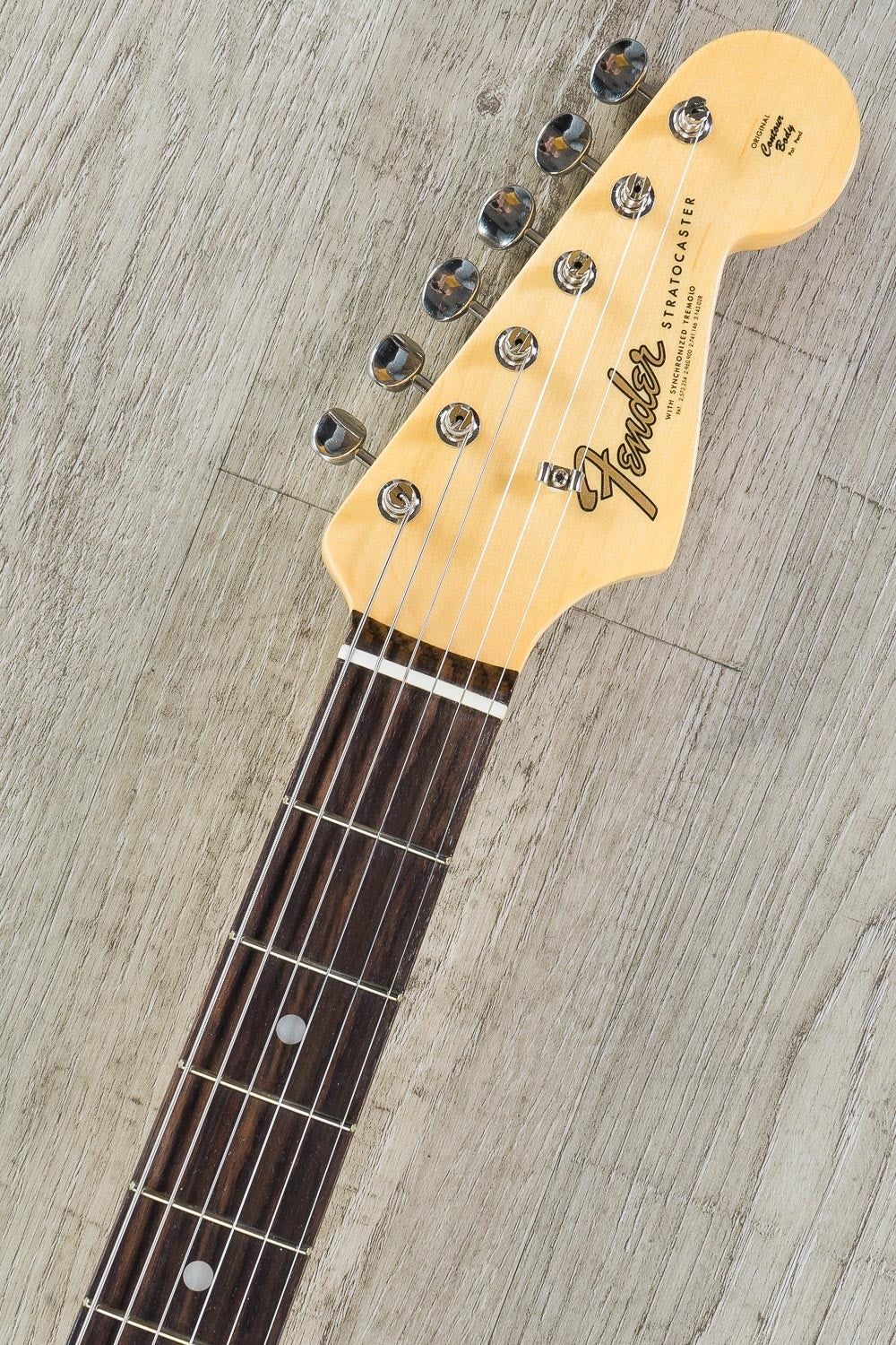 Fender American Original '60s Stratocaster Electric Guitar, Rosewood Fingerboard, Hard Case - 3-Color Sunburst (B-Stock)