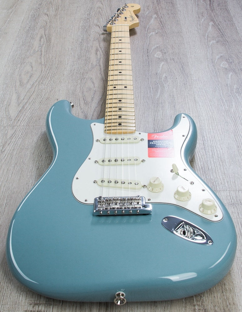 Fender American Pro Stratocaster Electric Guitar, Maple Fingerboard, Hard Case - Sonic Gray (Open Box)