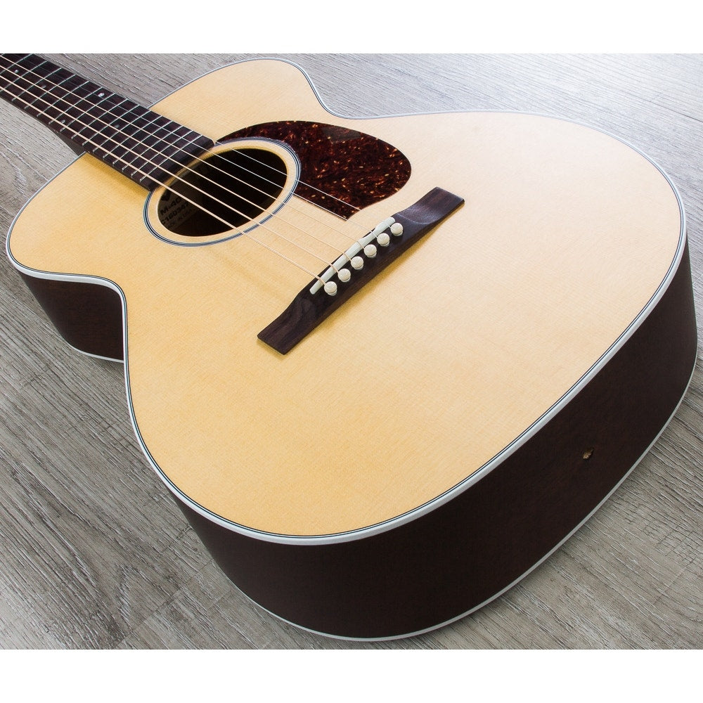 Guild M-40 Troubadour Concert Acoustic Guitar, Indian Rosewood Fingerboard, Hardshell Case - Natural (Open Box)