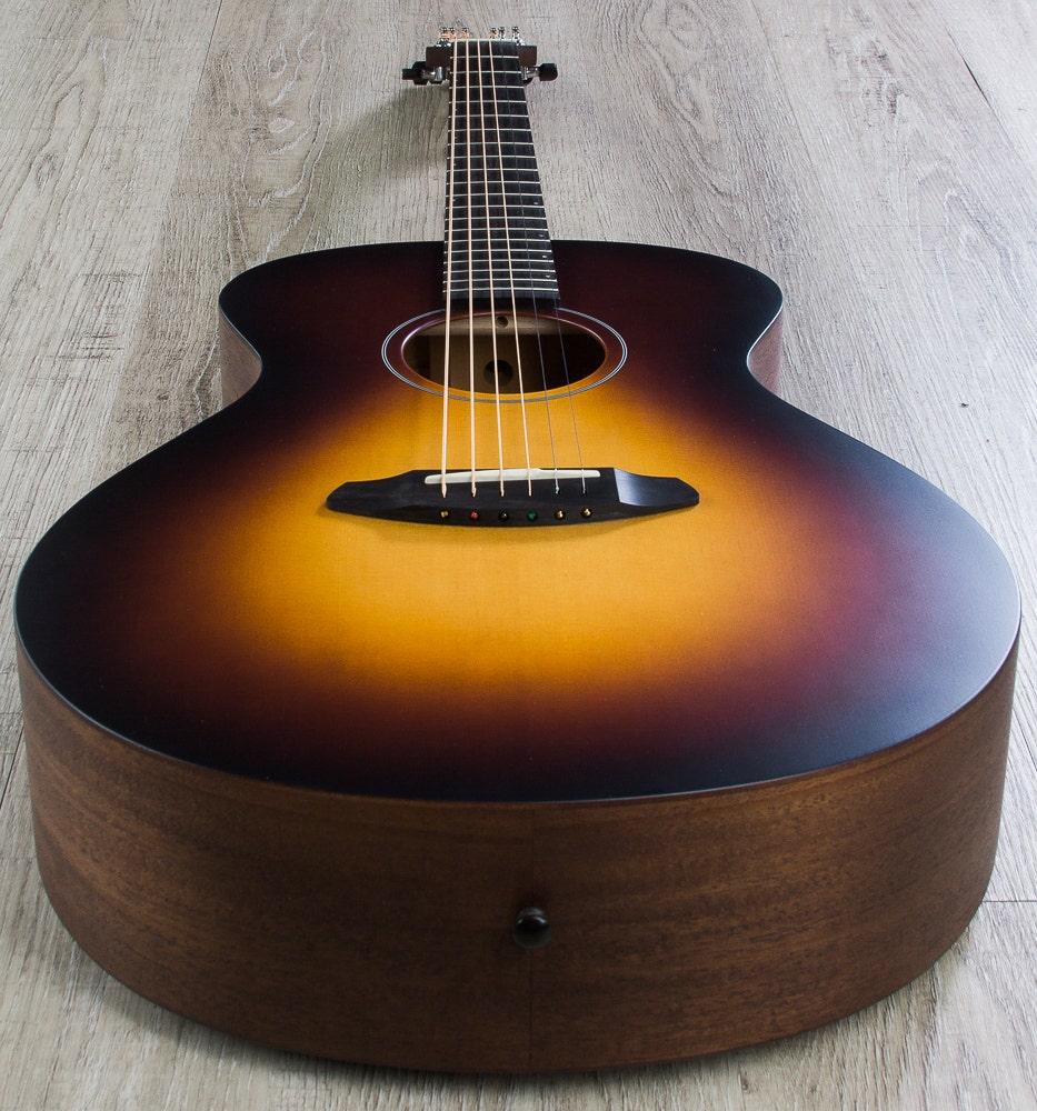 Breedlove USA Concert Moon Light Sitka Spruce / Mahogany Acoustic Guitar with Case