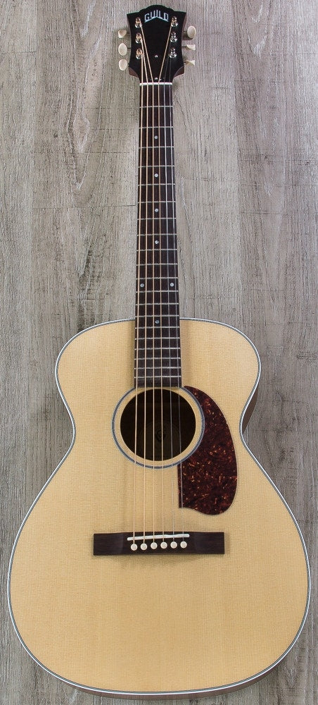 Guild M-40 Troubadour Concert Acoustic Guitar, Indian Rosewood Fretboard, Hard Case - Natural