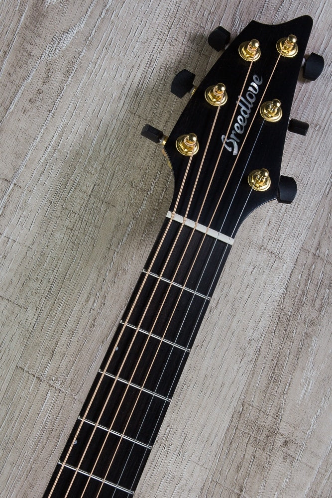 Breedlove Oregon Concert E Myrtlewood Acoustic-Electric Guitar with Hard Case