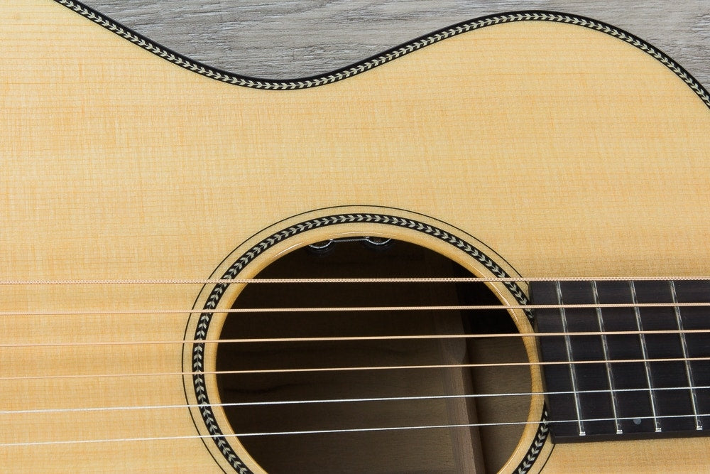 Breedlove Oregon Concert Acoustic-Electric Guitar, Sitka Spruce / Myrtlewood, with Hard Case