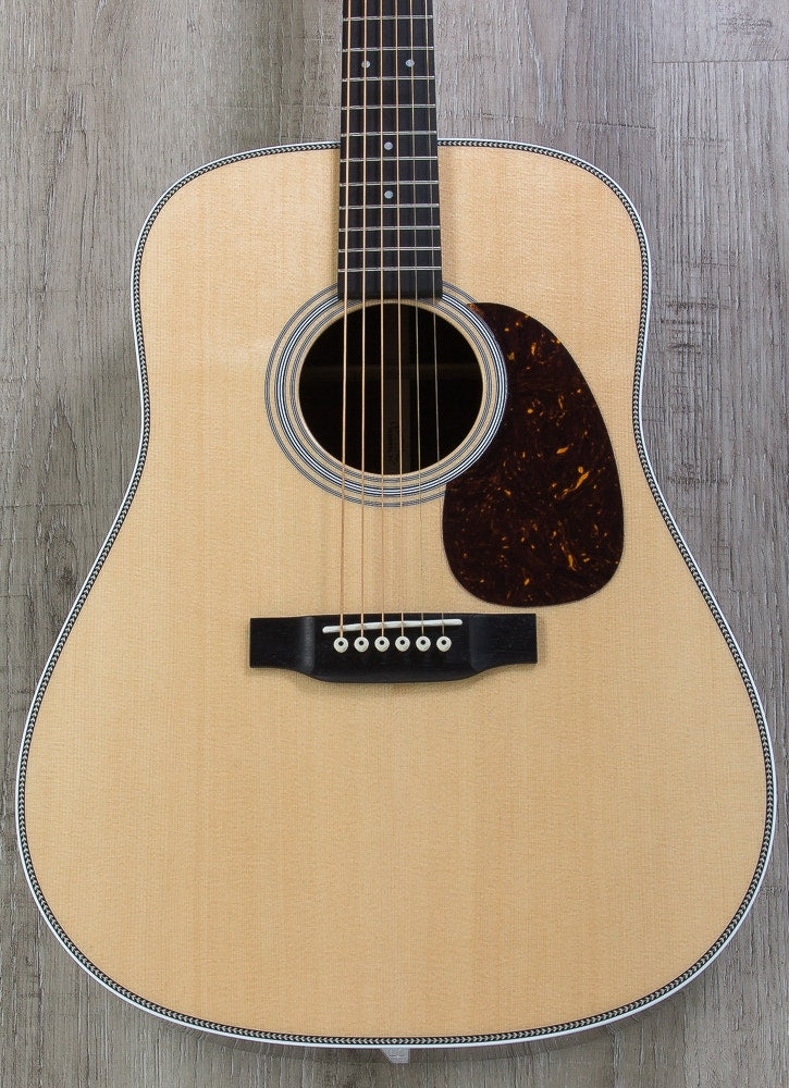 Martin Standard Series HD-28 Dreadnought Acoustic Guitar with Case - Natural