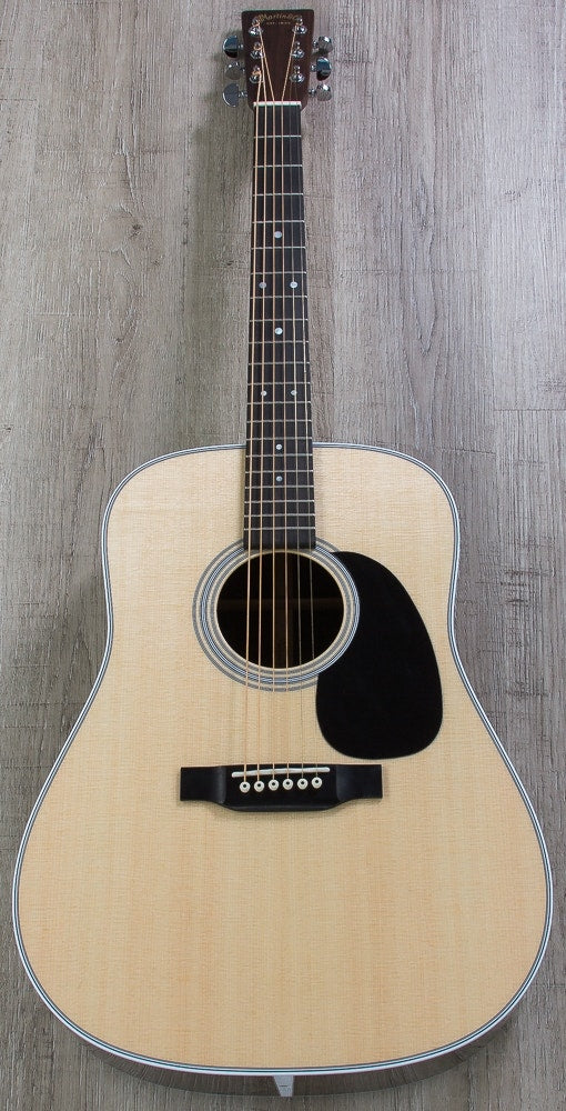 Martin Standard Series D‑28 Dreadnought Acoustic Guitar with Case - Natural