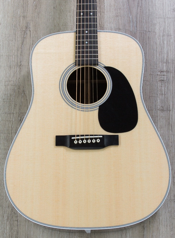 Martin Standard Series D‑28 Dreadnought Acoustic Guitar with Case - Natural
