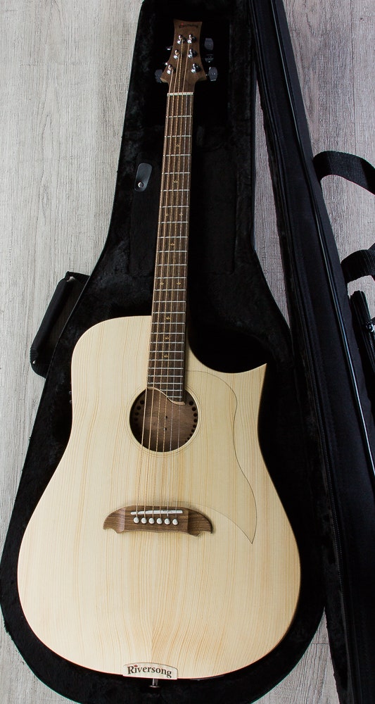 Riversong TRAD CDN P N Tradition Canadian Performer Acoustic-Electric Guitar with Case