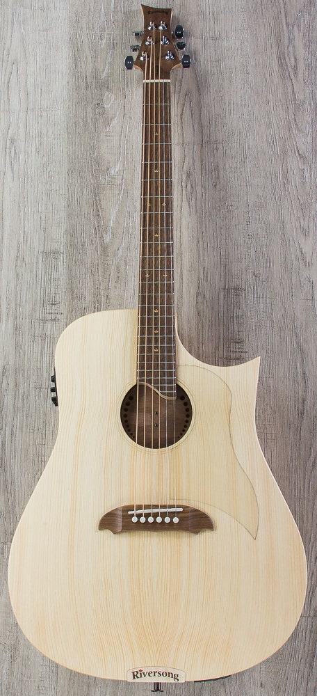 Riversong TRAD CDN P N Tradition Canadian Performer Acoustic-Electric Guitar with Case
