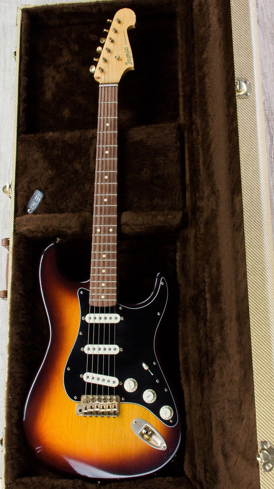 Iconic Custom Guitars Texas Flood Vintage Electric Guitar, Left-Handed Tremolo Arcane Pickups, Hard Case - Aged 3-Tone Burst Finish (Open Box)