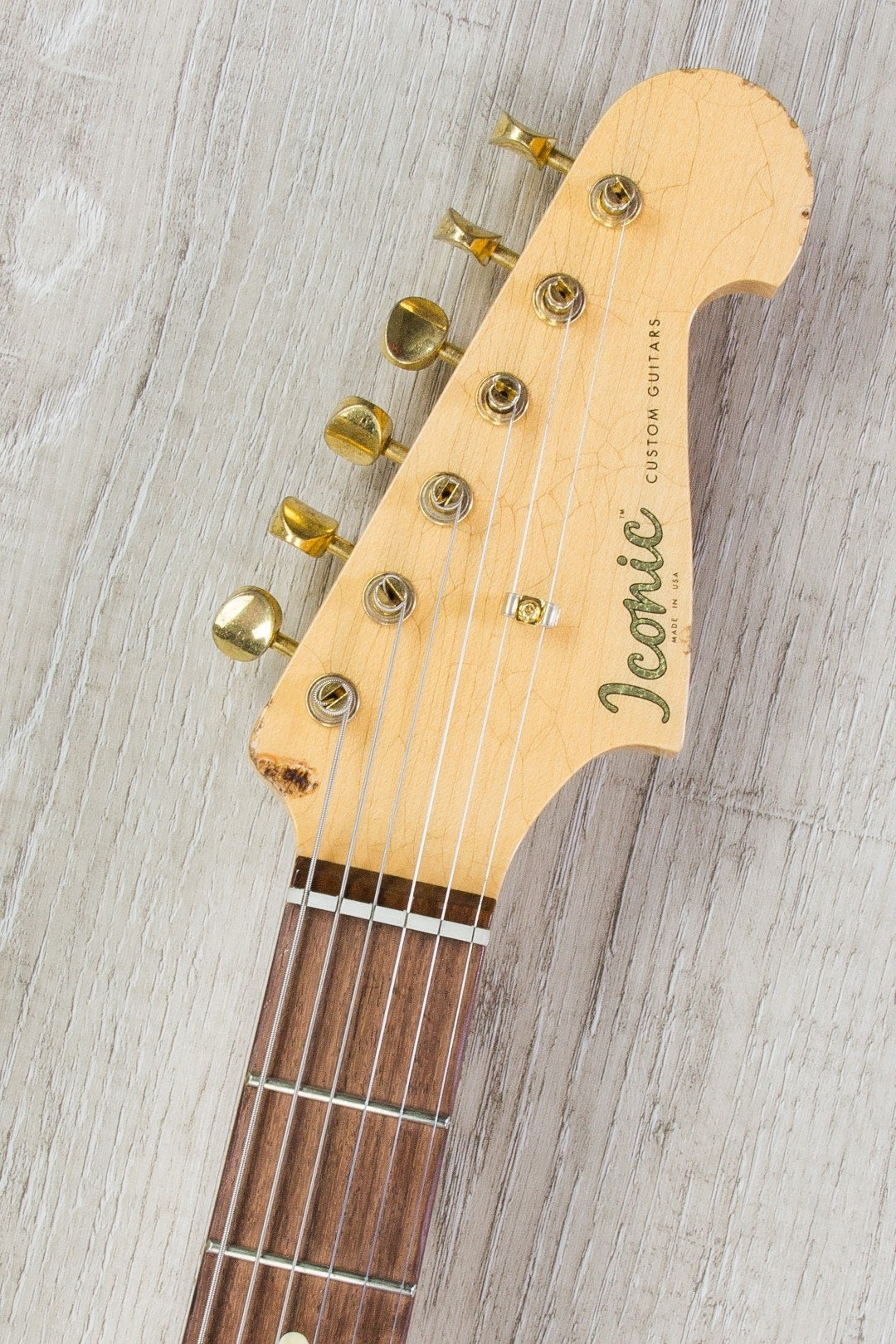 Iconic Custom Guitars Texas Flood Vintage Electric Guitar, Left-Handed Tremolo Arcane Pickups, Hard Case - Aged 3-Tone Burst Finish (Open Box)