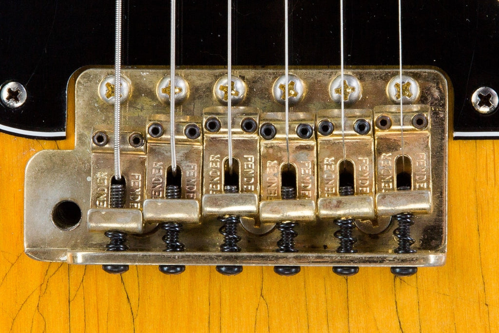 Iconic Custom Guitars Texas Flood Vintage Electric Guitar, Left-Handed Tremolo Arcane Pickups, Hard Case - Aged 3-Tone Burst Finish (Open Box)