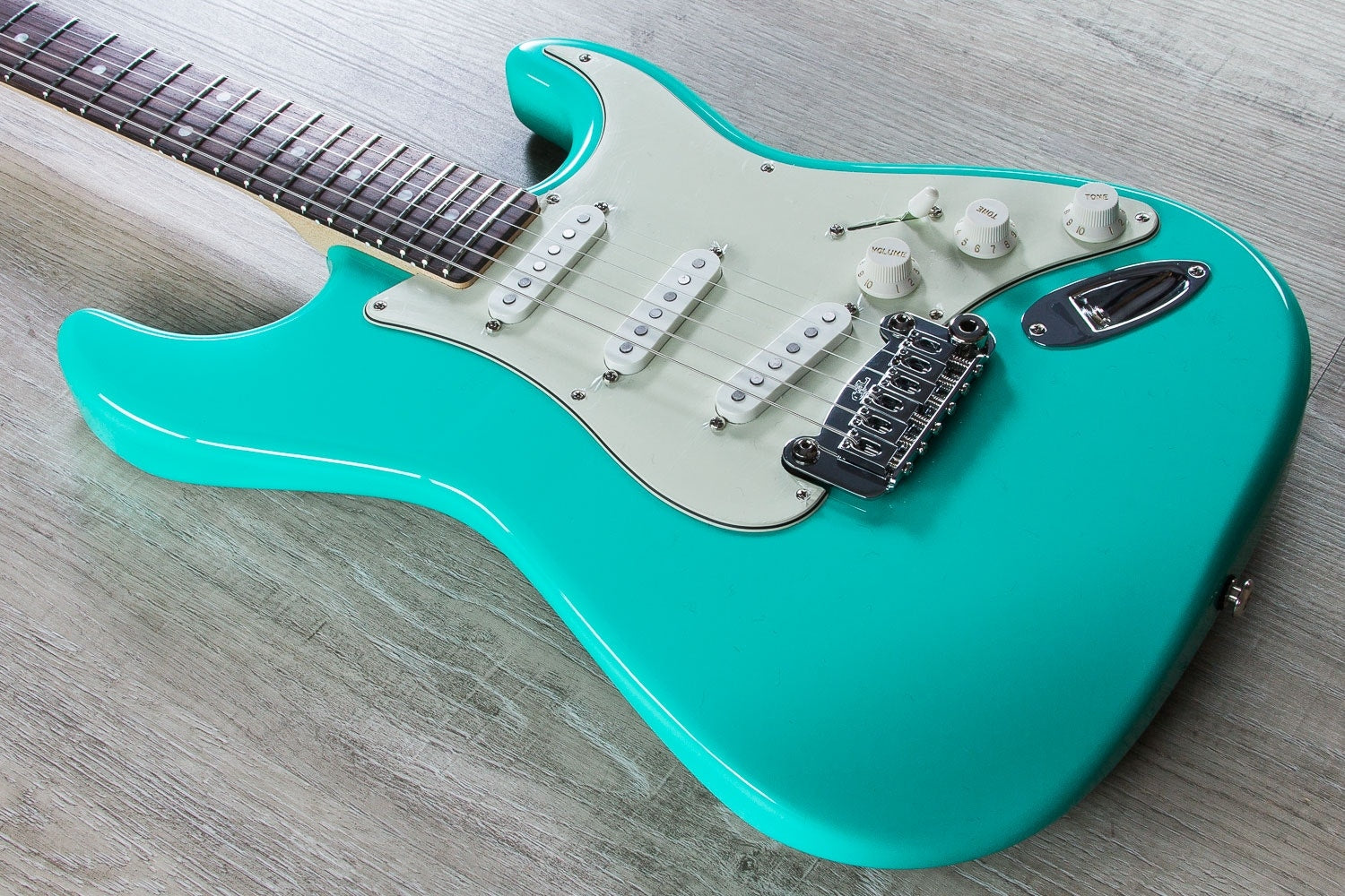 G&L USA Legacy Electric Guitar, Rosewood Fingerboard, Hard Case - Belair Green